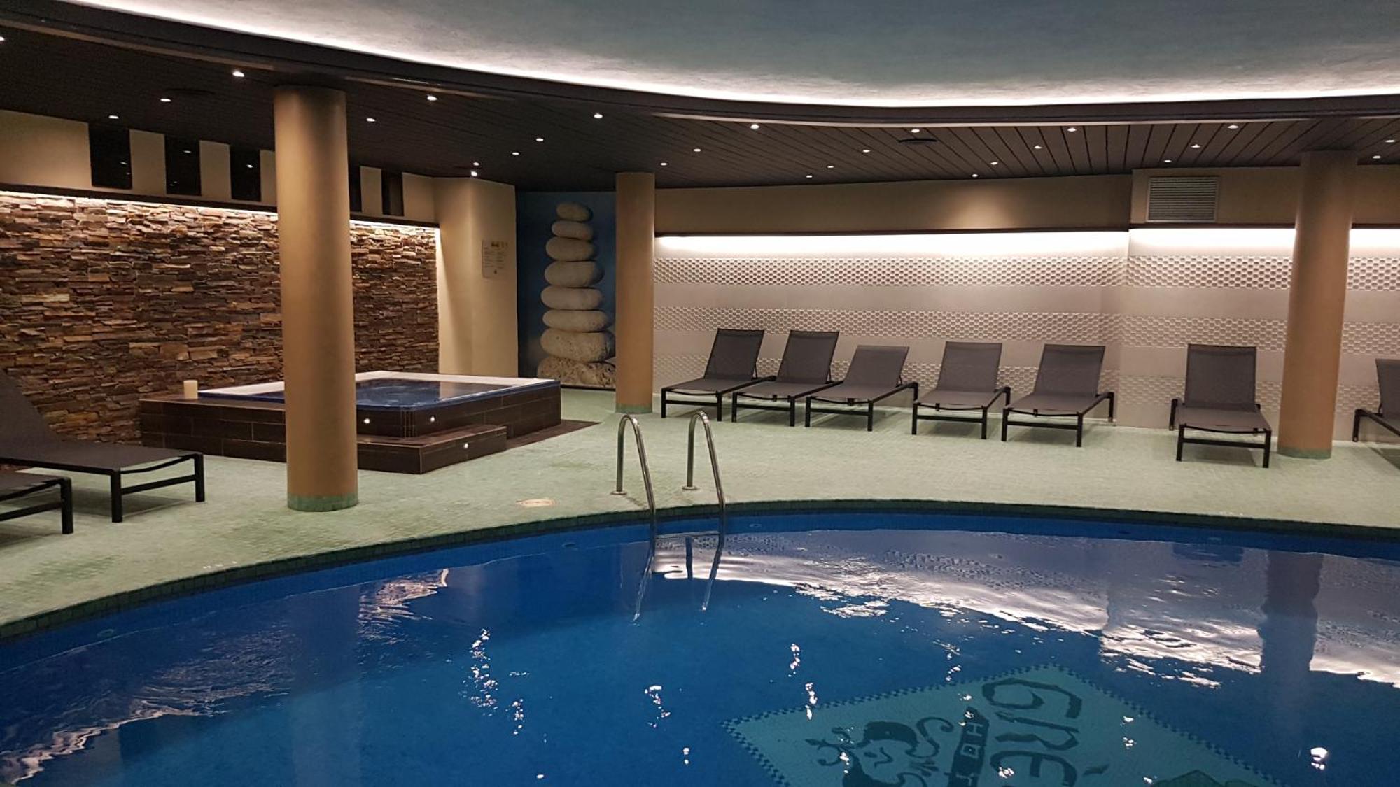 Family Room Spa access