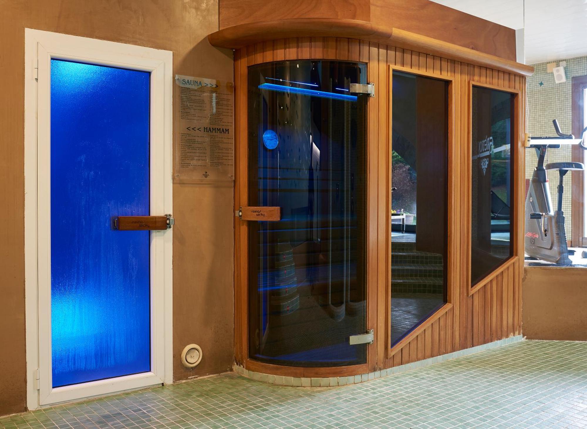 Family Room Spa access
